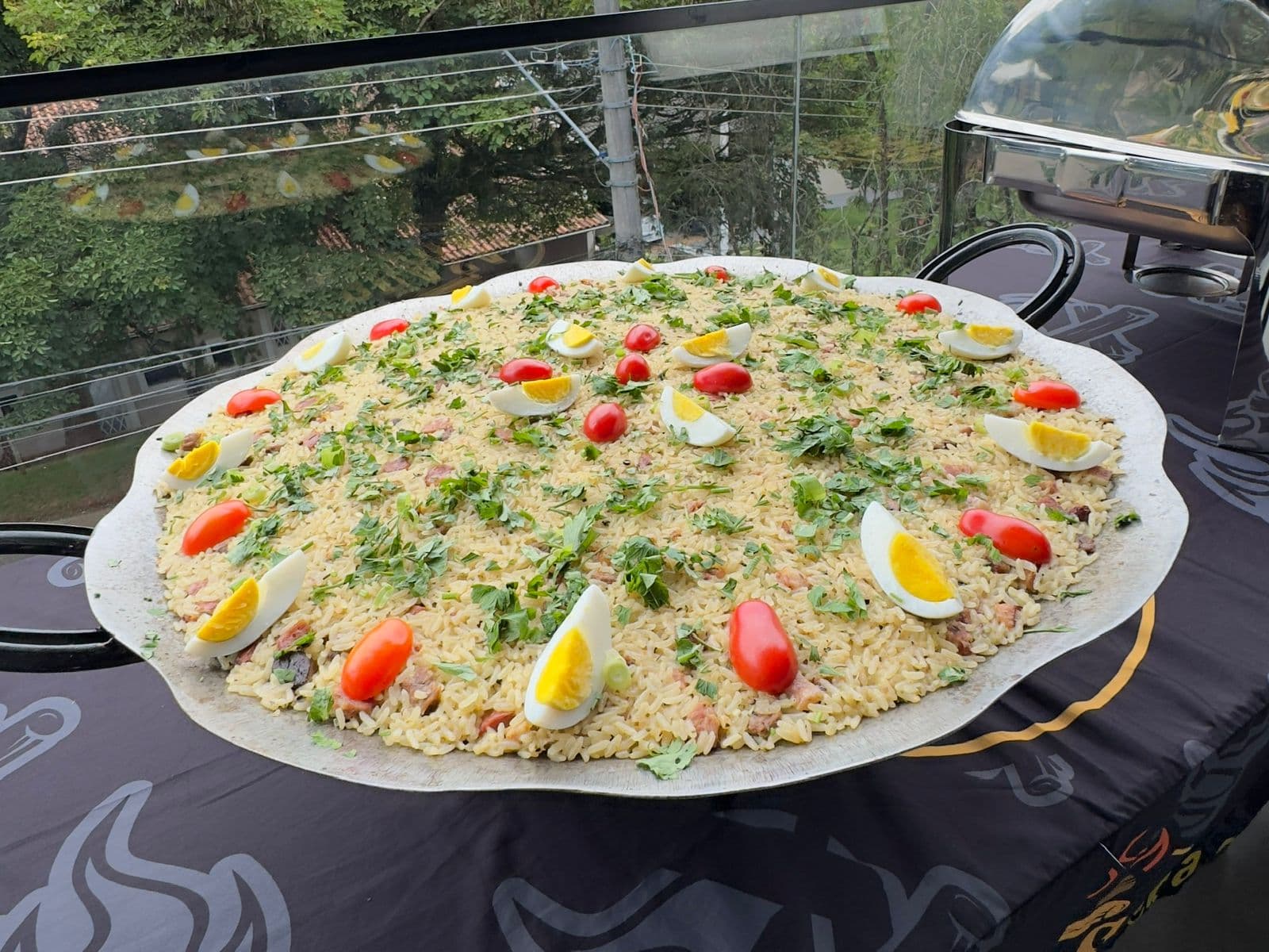 Arroz carreteiro recém-preparado